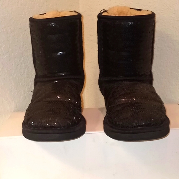 Ugg Classic Short Sequined Sparkly Boots - Picture 3 of 16